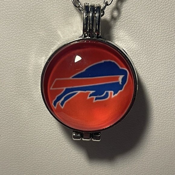 Buffalo Bills NFL Football Aromatherapy Charm with 20 IN Silver Chain NEW!! - Picture 3 of 3